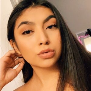 Meet your Posher, Helena